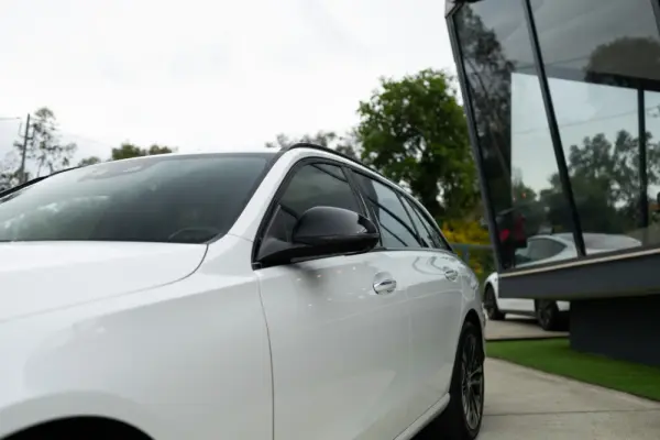 Mercedes-Benz C 300 e Avantgarde 12