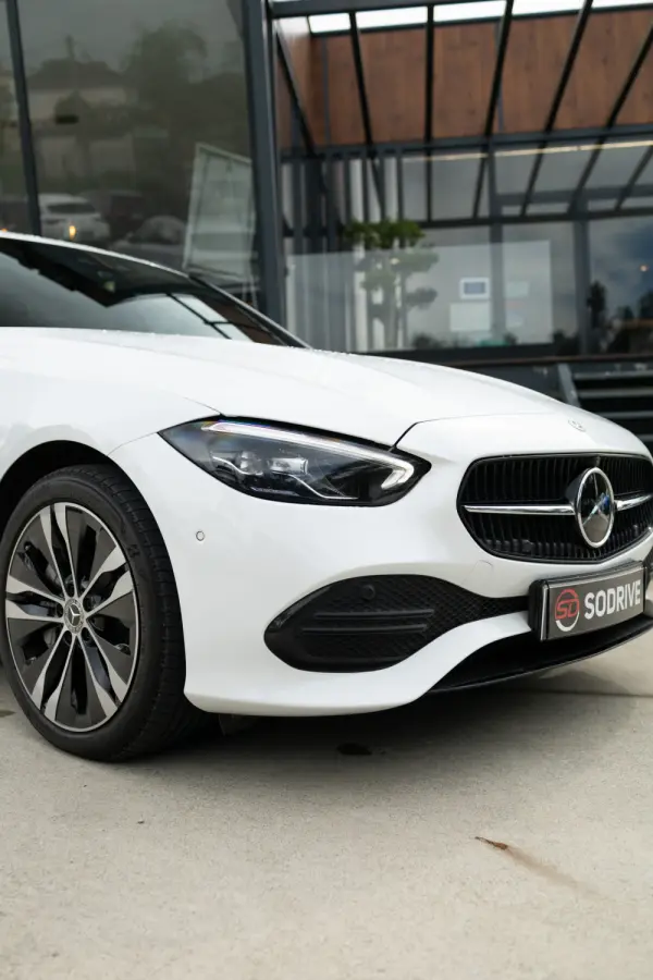 Mercedes-Benz C 300 e Avantgarde 16