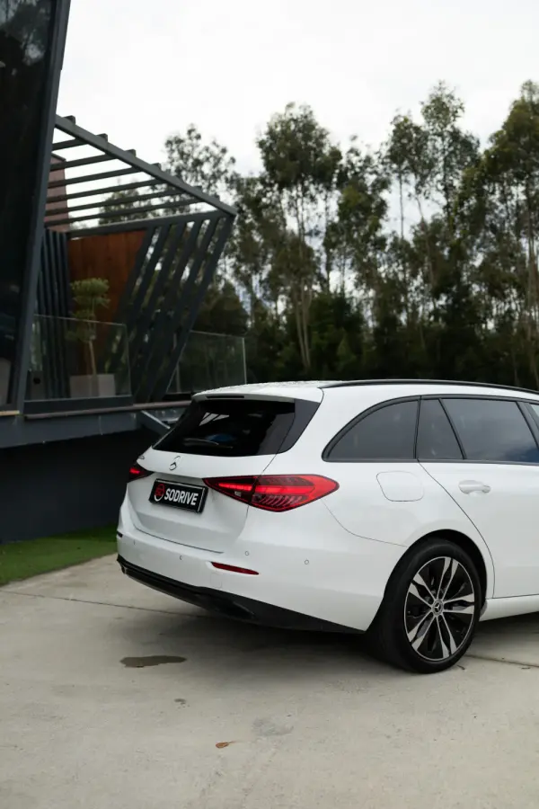 Mercedes-Benz C 300 e Avantgarde 18