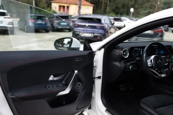 Mercedes-Benz CLA 250 e Shooting Brake AMG Line 12