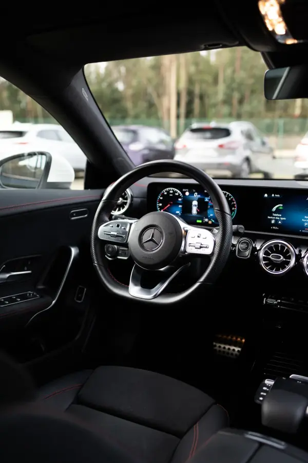 Mercedes-Benz CLA 250 e Shooting Brake AMG Line 19