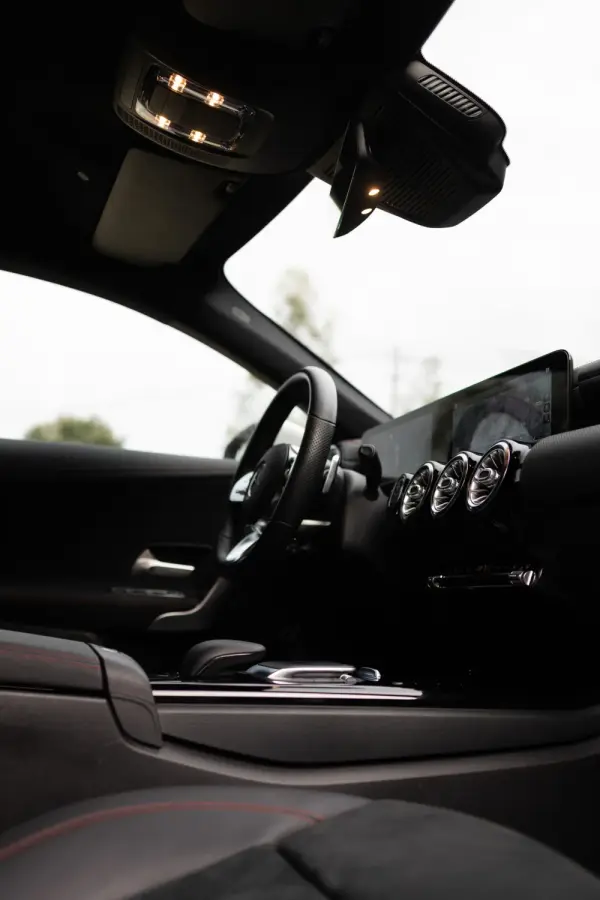 Mercedes-Benz CLA 250 e Shooting Brake AMG Line 36