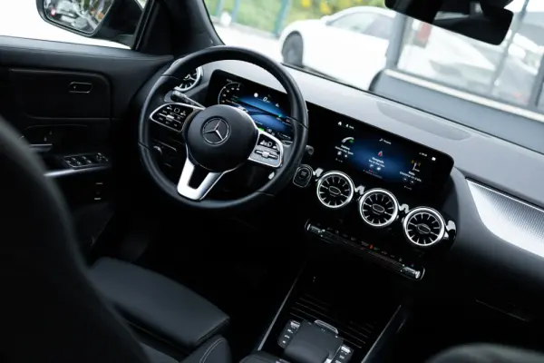 Mercedes-Benz EQA 300 4Matic Progressive 2