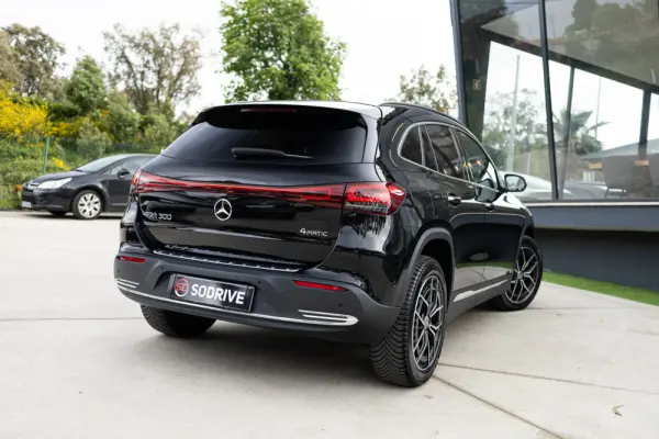 Mercedes-Benz EQA 300 4Matic Progressive 5