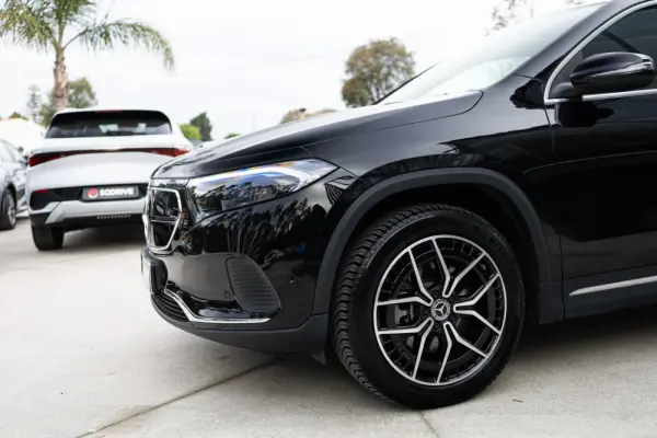 Mercedes-Benz EQA 300 4Matic Progressive 29