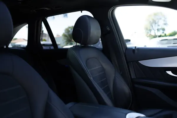 Mercedes-Benz GLC 300 de 4Matic 44