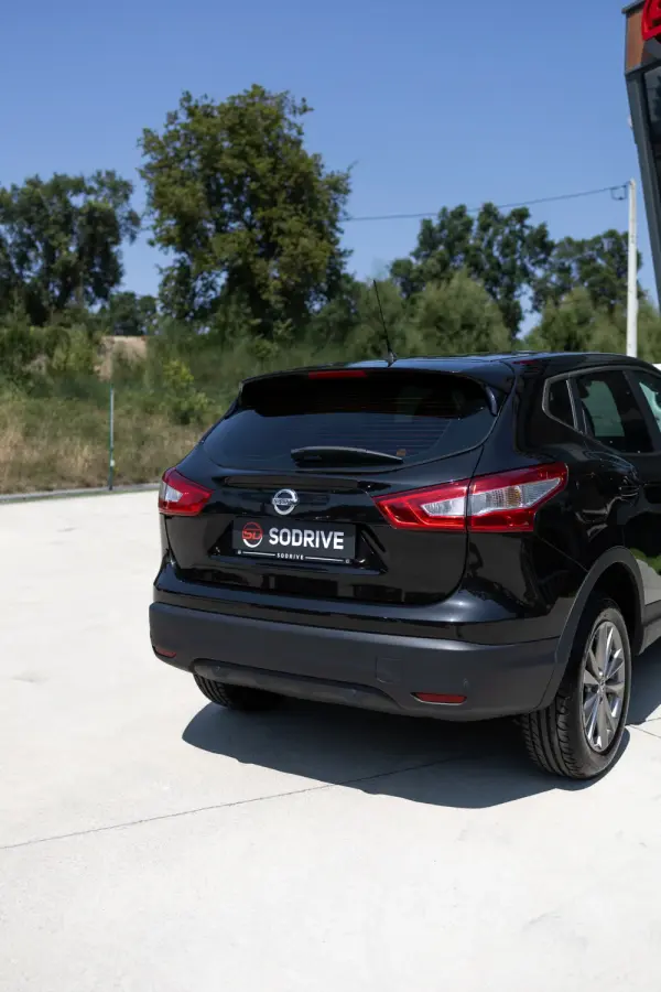 Nissan Qashqai 1.5 dCi N-Connecta 23