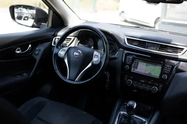Nissan Qashqai 1.5 dCi N-Connecta 28