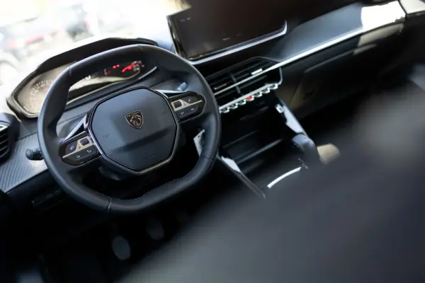 Peugeot 208 1.2 PureTech Active 27