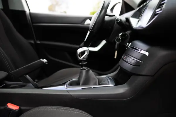 Peugeot 308 SW 1.6 BlueHDi Allure 23