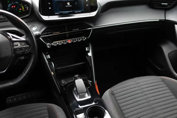 Peugeot e-2008 Active 9