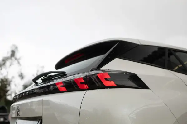 Peugeot e-2008 Active 12
