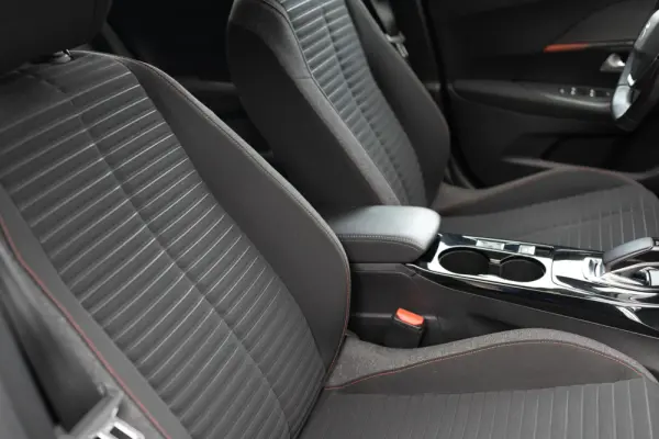 Peugeot e-2008 Active 22