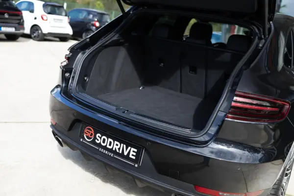 Porsche Macan S PDK 33