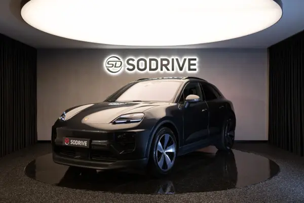 Porsche Macan Electric 4 1