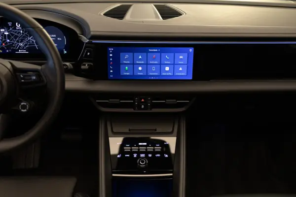 Porsche Macan Electric 4 22