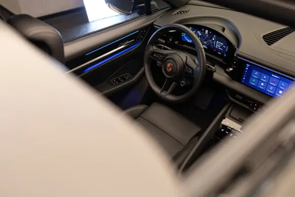 Porsche Macan Electric 4 27