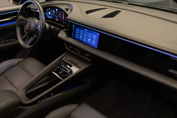 Porsche Macan Electric 4 28