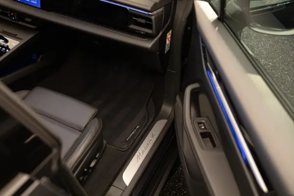 Porsche Macan Electric 4 29