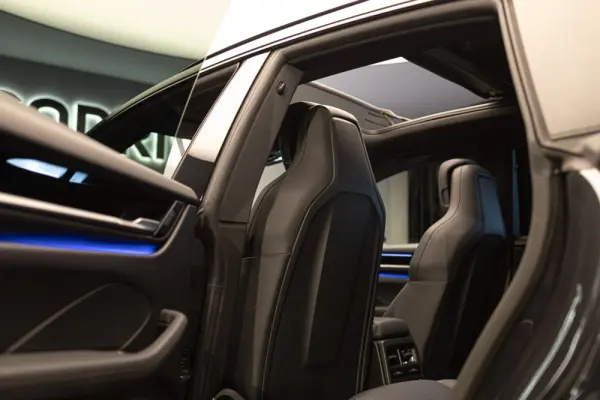 Porsche Macan Electric 4 32