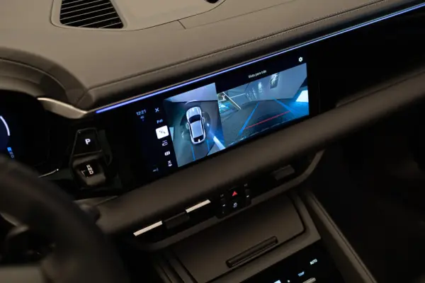 Porsche Macan Electric 4 33