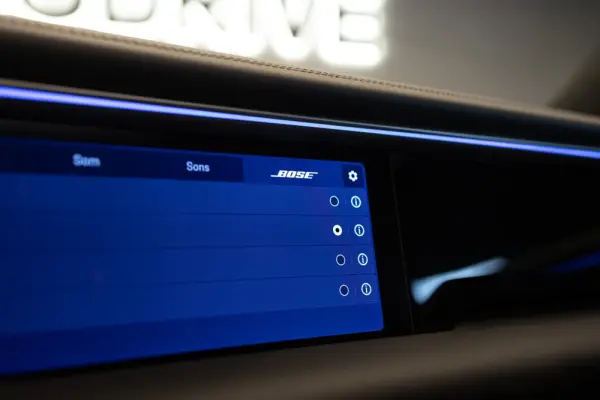 Porsche Macan Electric 4 36