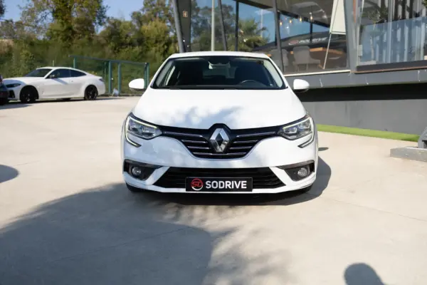 Renault Mégane 1.5 dCi Intens 3