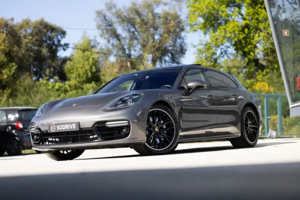 Porsche Panamera Sport Turismo 4 E-Hybrid 4