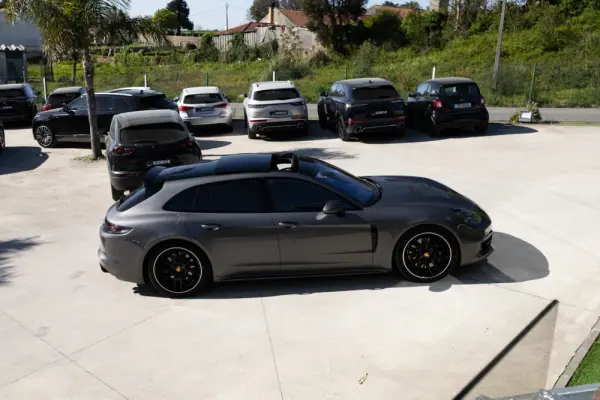 Porsche Panamera Sport Turismo 4 E-Hybrid 6