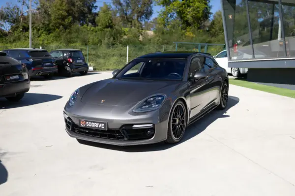 Porsche Panamera Sport Turismo 4 E-Hybrid 7