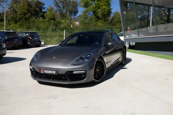 Porsche Panamera Sport Turismo 4 E-Hybrid 15