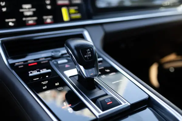 Porsche Panamera Sport Turismo 4 E-Hybrid 20