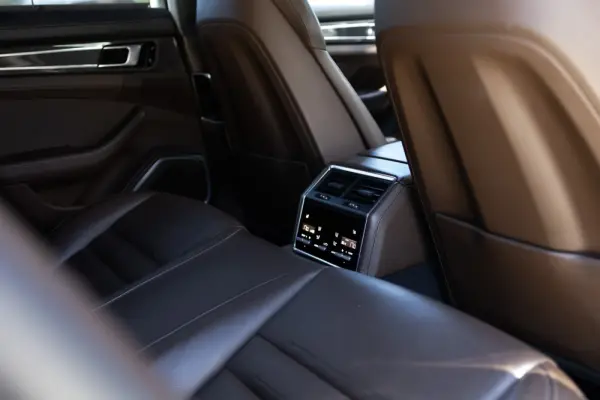 Porsche Panamera Sport Turismo 4 E-Hybrid 28