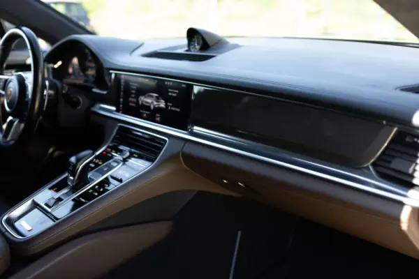 Porsche Panamera Sport Turismo 4 E-Hybrid 32