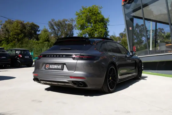 Porsche Panamera Sport Turismo 4 E-Hybrid 33