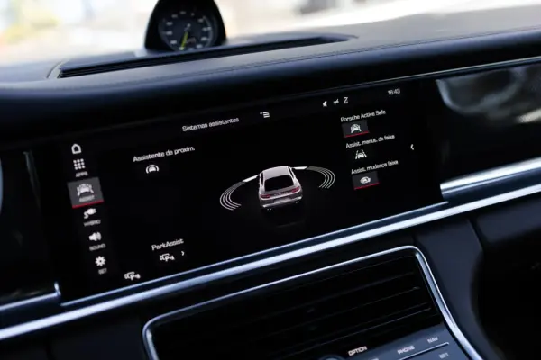 Porsche Panamera Sport Turismo 4 E-Hybrid 37