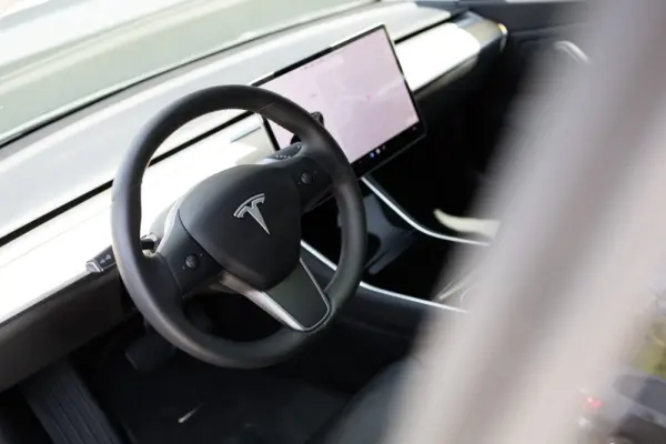 Tesla Model 3 Long-Range Dual Motor AWD 2