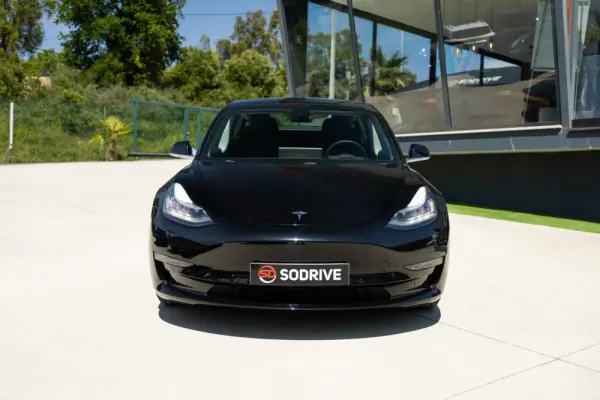 Tesla Model 3 Long-Range Dual Motor AWD 3