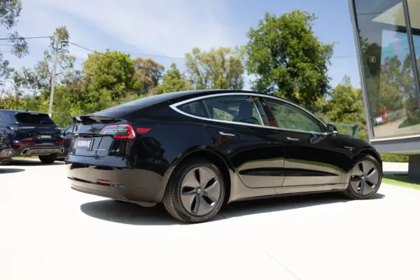 Tesla Model 3 Long-Range Dual Motor AWD 6