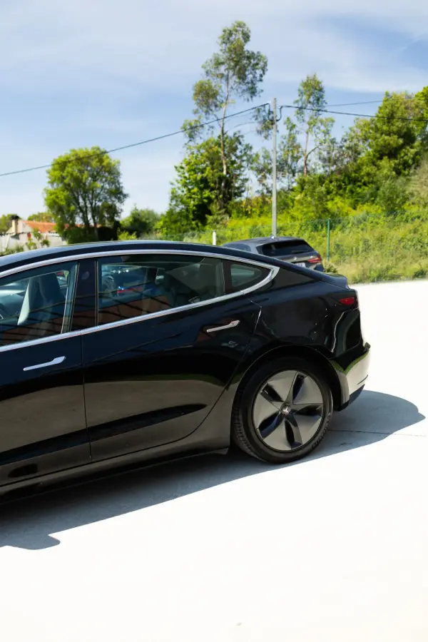 Tesla Model 3 Long-Range Dual Motor AWD 11