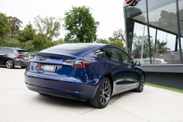 Tesla Model 3 Standard Range Plus RWD 4