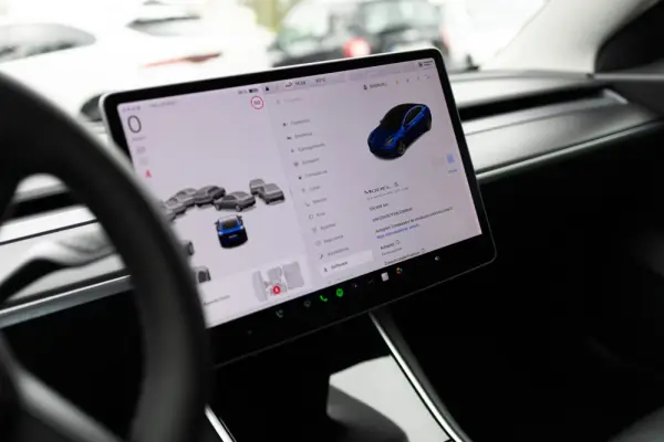 Tesla Model 3 Standard Range Plus RWD 12