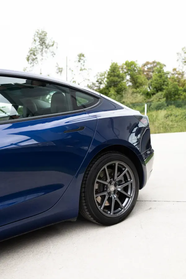 Tesla Model 3 Standard Range Plus RWD 16