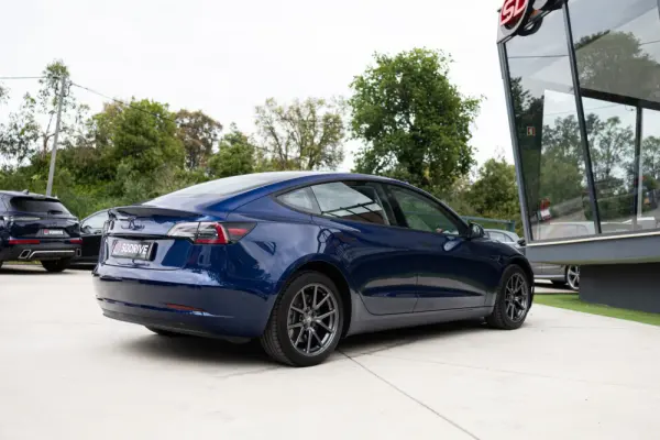 Tesla Model 3 Standard Range Plus RWD 19