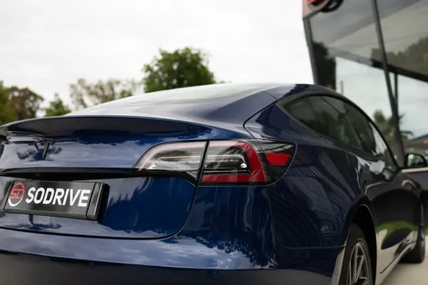 Tesla Model 3 Standard Range Plus RWD 20