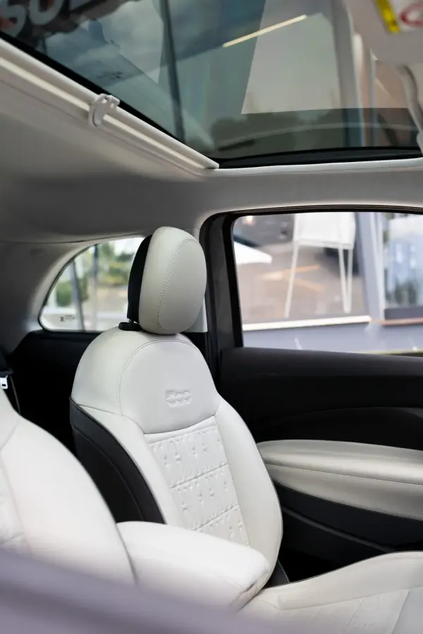 Fiat 500e La Prima 8