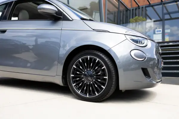 Fiat 500e La Prima 31