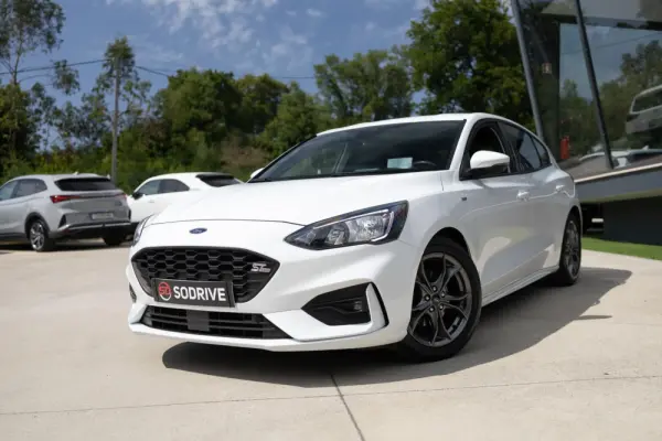 Ford Focus 1.0 EcoBoost S&S ST-LINE 10