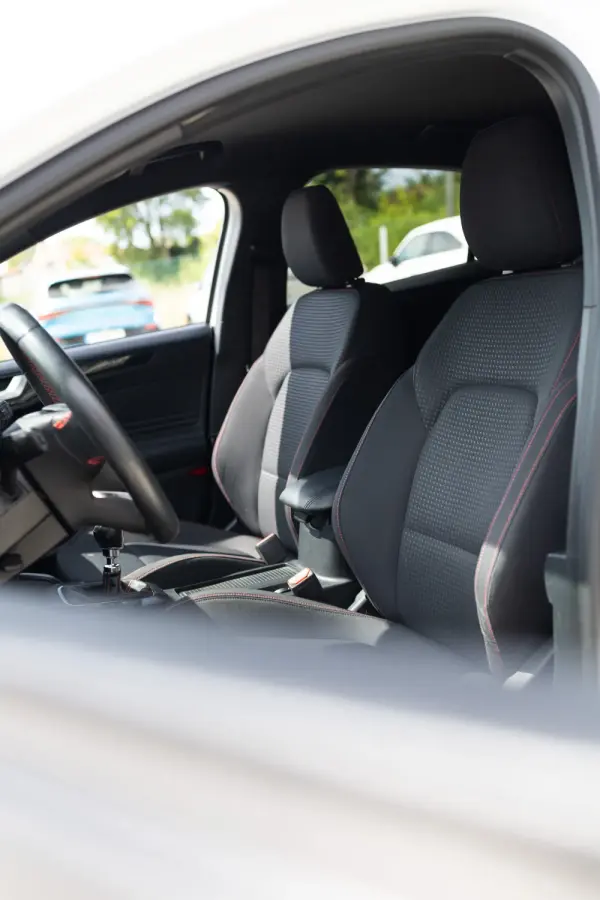 Ford Focus 1.0 EcoBoost S&S ST-LINE 9