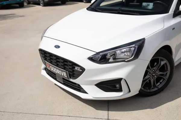 Ford Focus 1.0 EcoBoost S&S ST-LINE 11